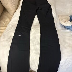 ALO Airbrush High Waist Bootcut Legging 28’
